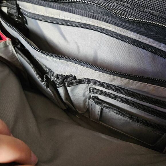 Victorinox Laptop Briefcase Bag - Picture 8 of 12